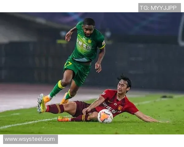 拉维亚赛后发声回应争议判罚继续前行的决心与信念