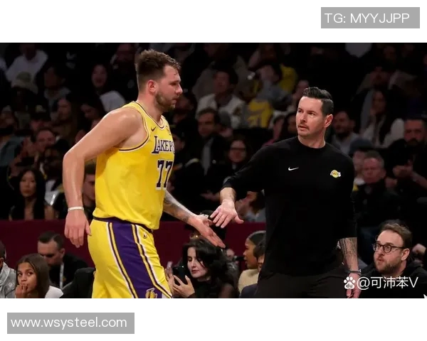 2008年湖人与勇士的激烈对决回顾与分析篮球历史上的经典时刻